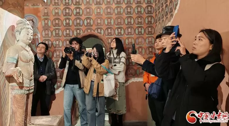 何以中国·壁画里的中国｜张掖大佛寺：丝路艺术瑰宝与交融坐标-第2张图片-