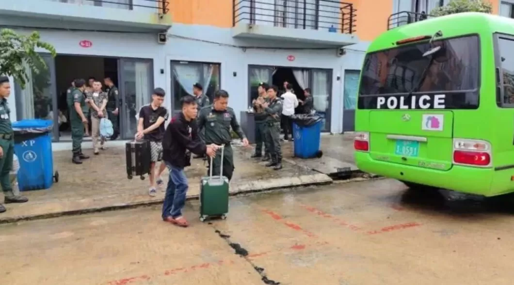 柬埔寨警方破获两起大型网络诈骗案，65人被捕-第1张图片-