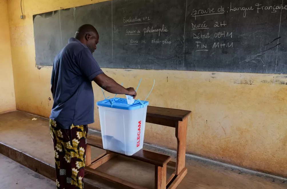雨水不会只落在一片屋顶上：喀麦隆大选背后被撕裂的“微型非洲”-第6张图片-