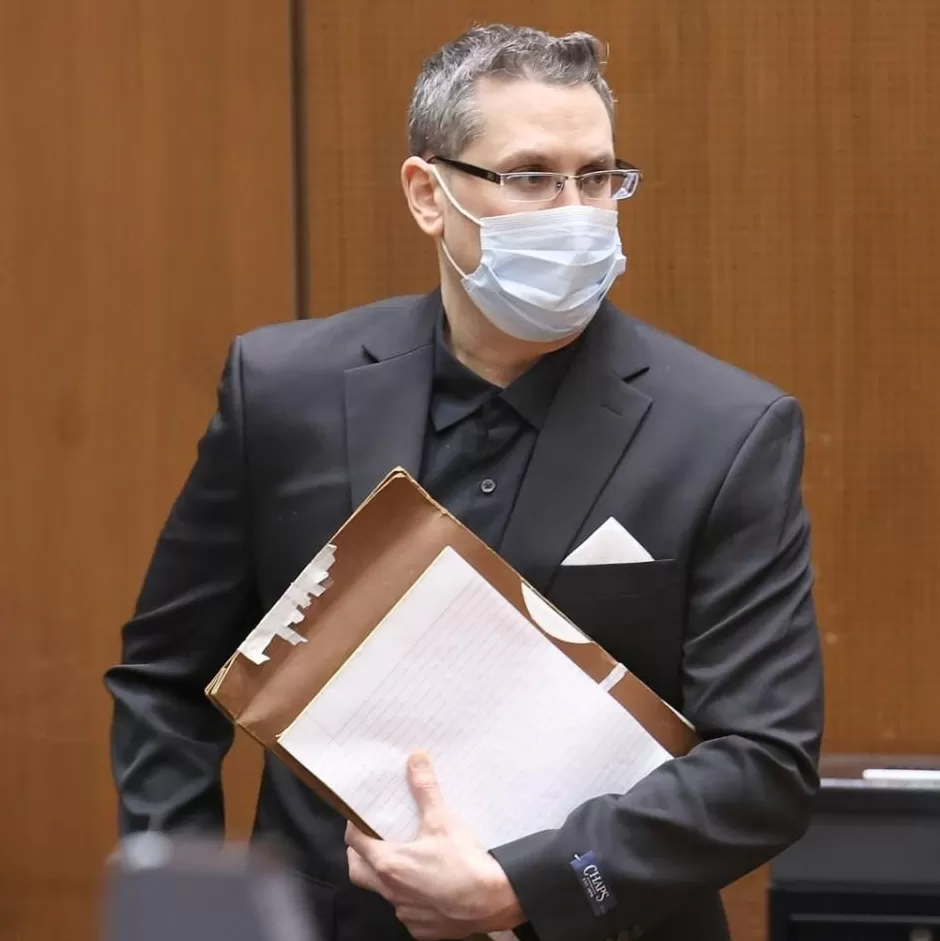 好莱坞恶魔制片人被重判146年，曾犯下多起恶性性侵及谋杀案件，受害女警作证后意外遭遇车祸身亡-第2张图片-