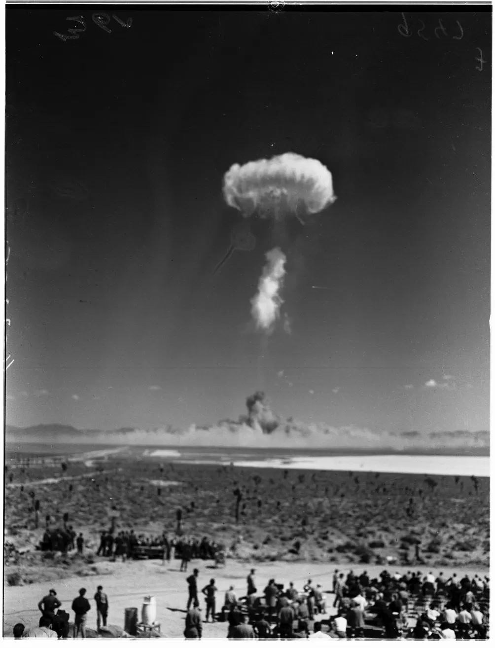 从“原子弹派对”到AI模拟，特朗普宣布重启核试验意味着什么？｜907编辑部-第1张图片-