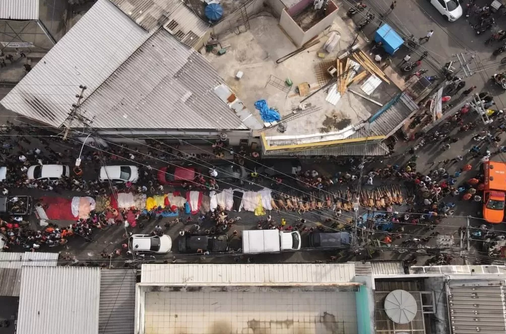 巴西强力“剿匪”！里约热内卢警匪激战，已有120多人死亡，总统卢拉发声，现场画面曝光-第1张图片-