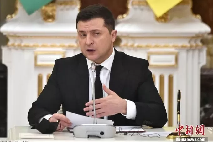 泽连斯基签署法案批准乌战时状态和总动员令延长90天-第1张图片-