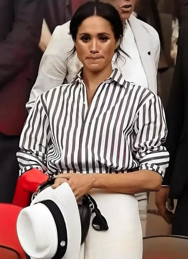 人设崩塌？梅根终究没有抵受诱惑，“独立女性”形象破碎成为笑话-第5张图片-