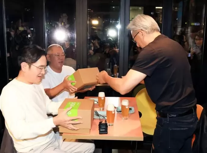 黄仁勋一顿炸鸡，韩国“鸡肉股”爆了-第4张图片-