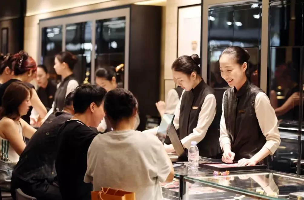 金价，巨震！“前些天还涨呢，今天怎么又跌了？”-第2张图片-