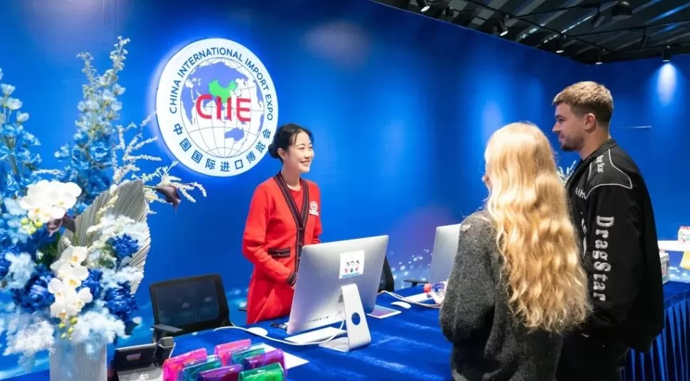 进博会参展商、参会物资陆续抵沪，上海机场启用3处专用服务中心-第1张图片-