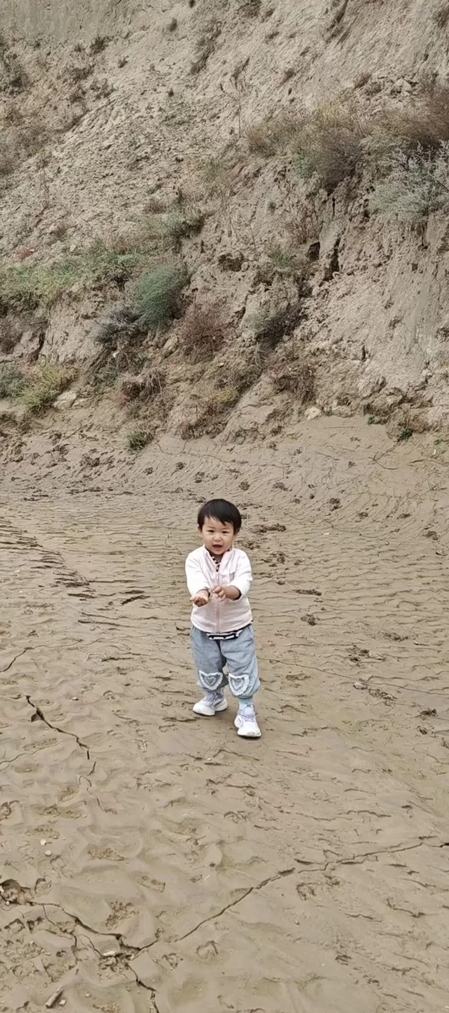 夜读|家乡的黄泥巴,“黏”人-第1张图片- 夜读|家乡的黄泥巴,“黏”人-第1张图片-