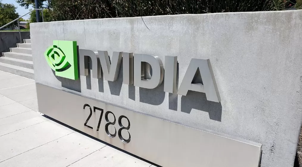 英伟达将向韩国供应26万颗最新芯片，黄仁勋参与李在镕啤酒炸鸡局-第1张图片-