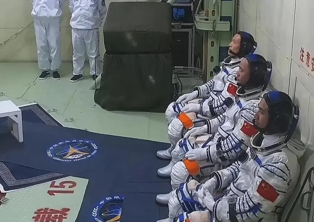 神舟二十一号载人飞船瞄准23时44分发射-第1张图片-