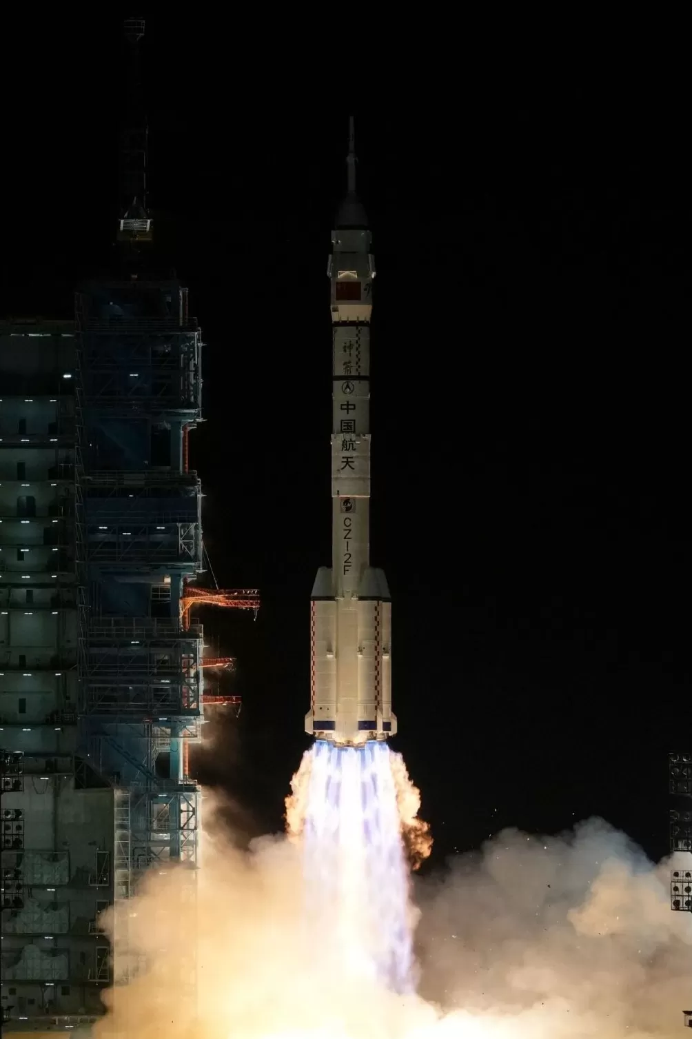 中国航天员第7次“太空会师”，3.5小时快速交会对接是如何实现的？-第1张图片-