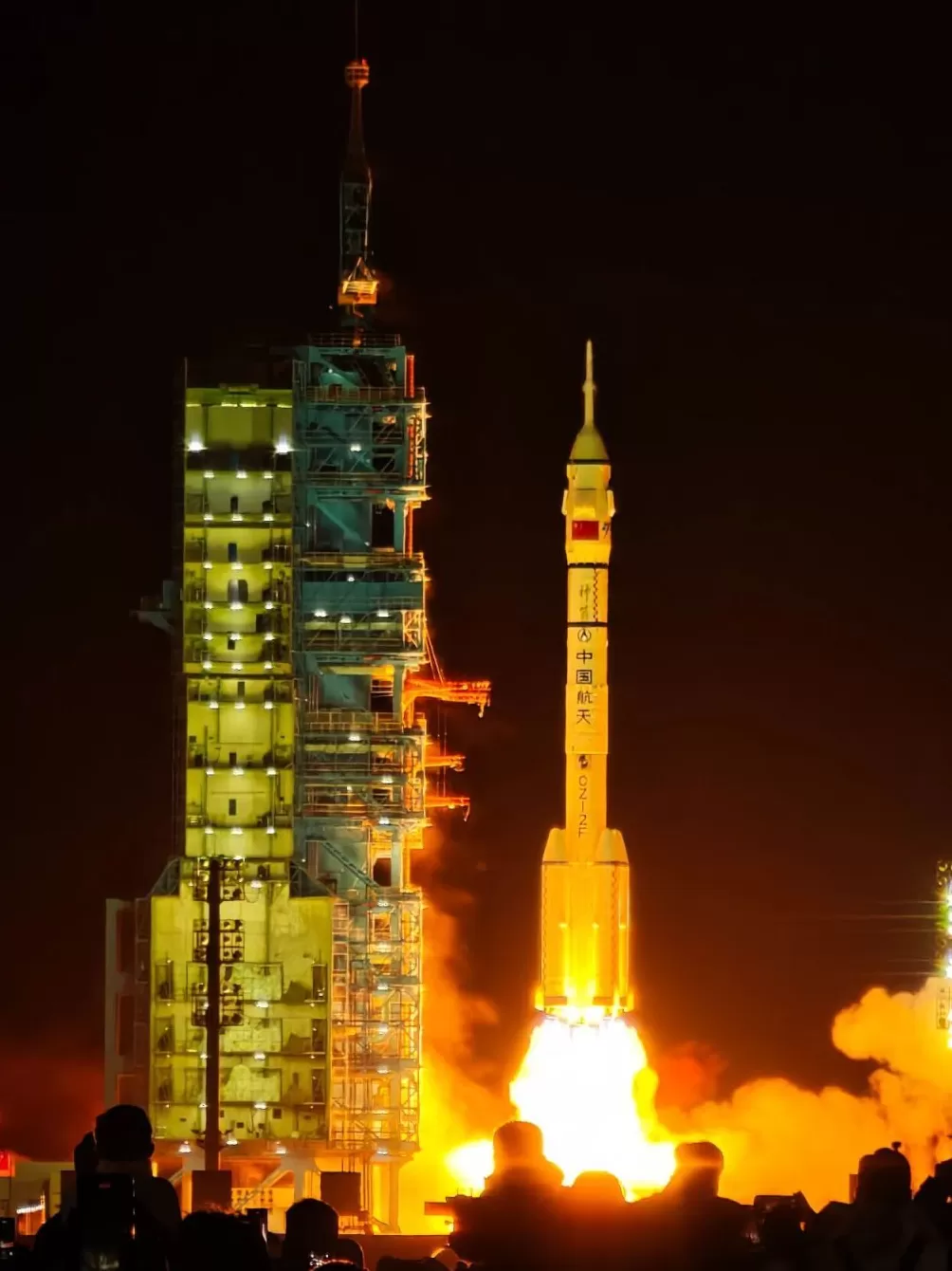 中国航天员第7次“太空会师”，3.5小时快速交会对接是如何实现的？-第2张图片-