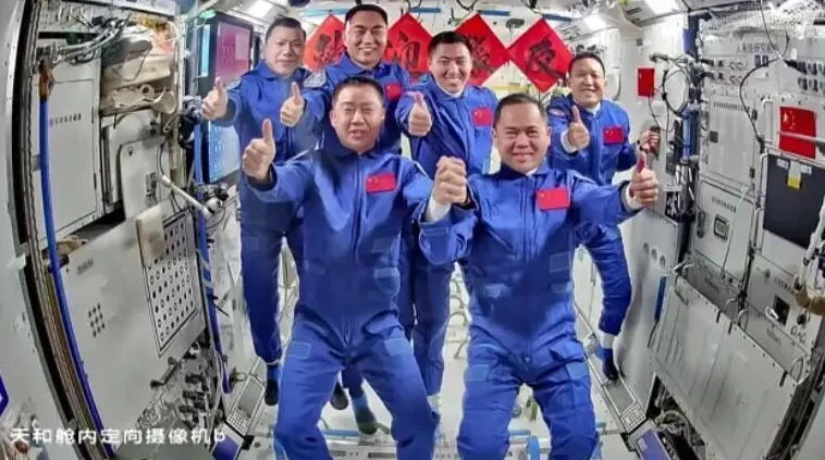 中国航天员第7次“太空会师”，3.5小时快速交会对接是如何实现的？-第5张图片-