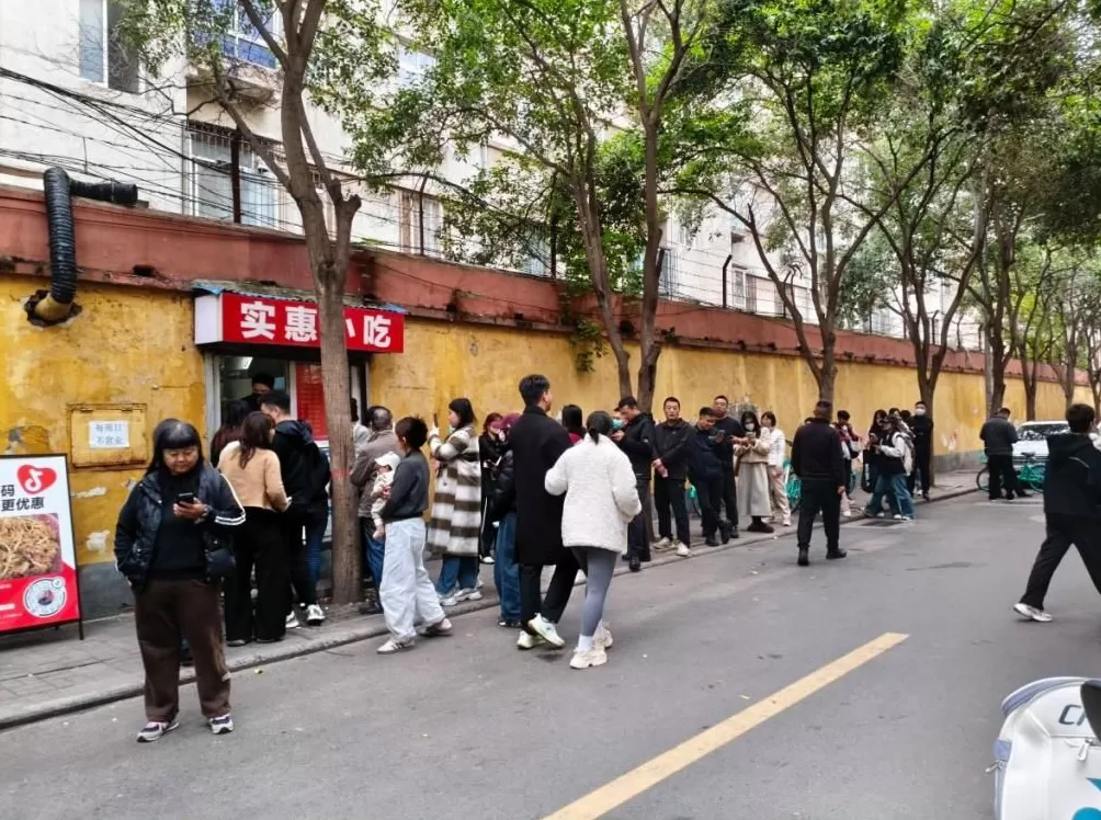 “我没有想当明星！”郑州炒八掺老板娘回应网友质疑-第2张图片-