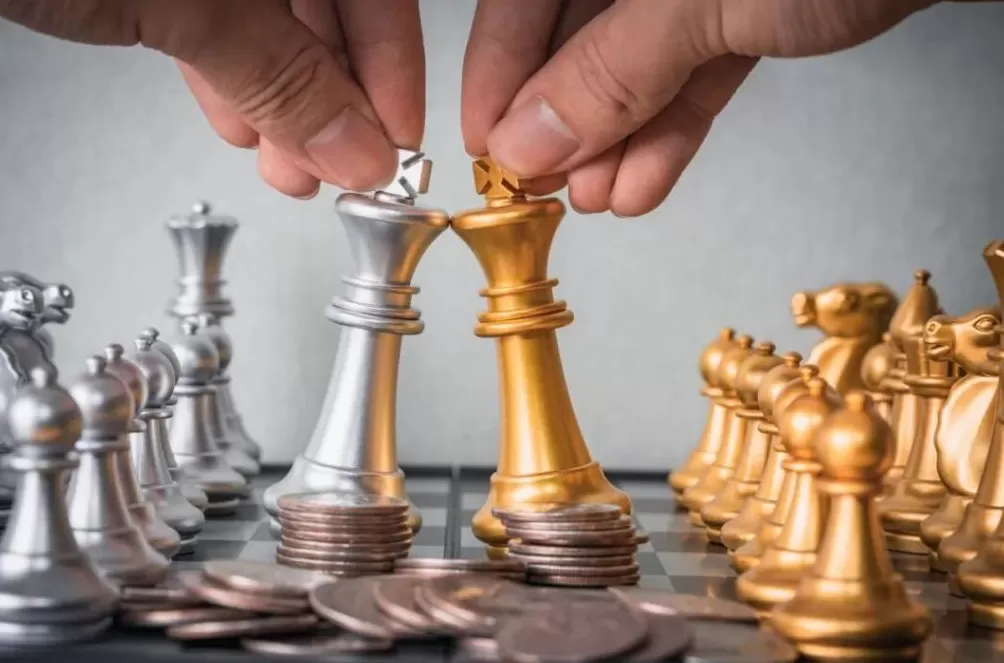 金饰克价重返1200元！金店一边涨价一边关店，周大生一年少了560家店-第1张图片-