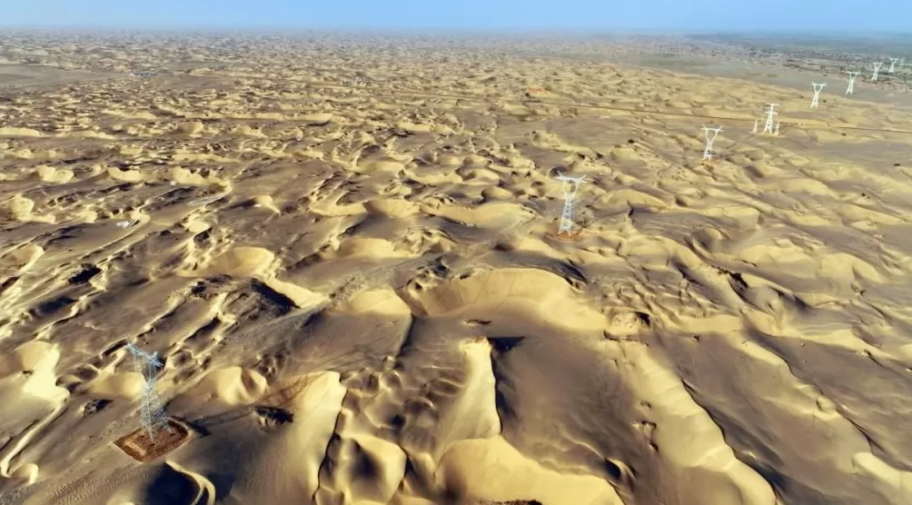 我国最大750千伏超高压环网工程投运15年攻坚筑就南疆能源“动脉”-第3张图片-