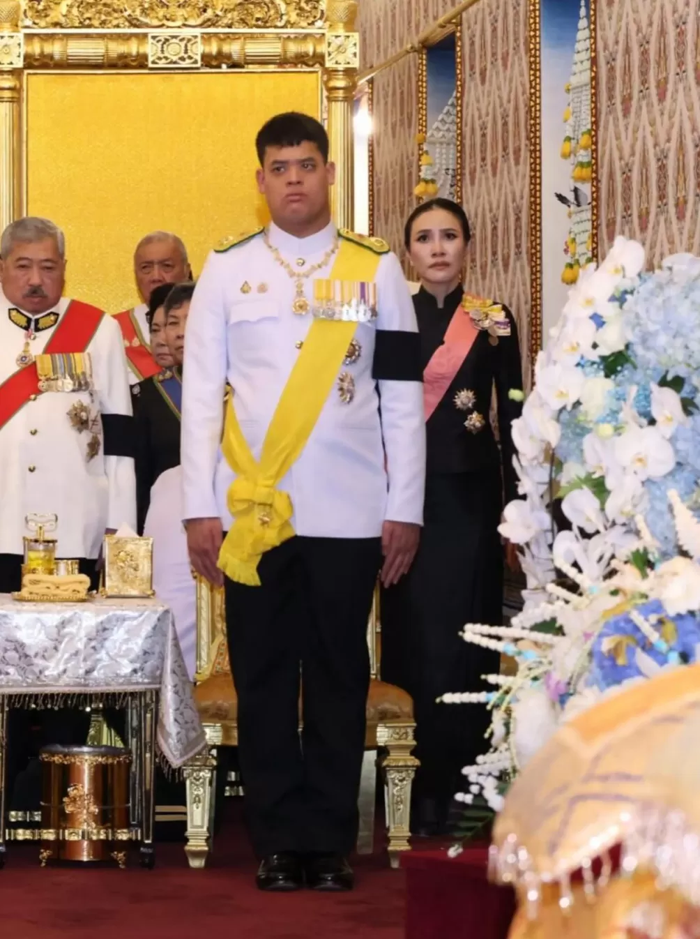 泰贵妃诗妮娜强势复出？王太后葬礼稳坐准太子身边，辅佐其多年要与王后斗到底？-第5张图片-