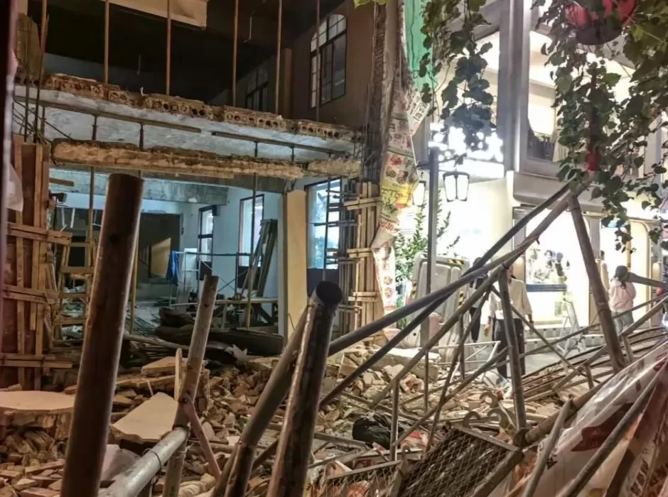 致两人遇难！网红街区墙体垮塌店铺装修猛烈，曾引发投诉-第1张图片-