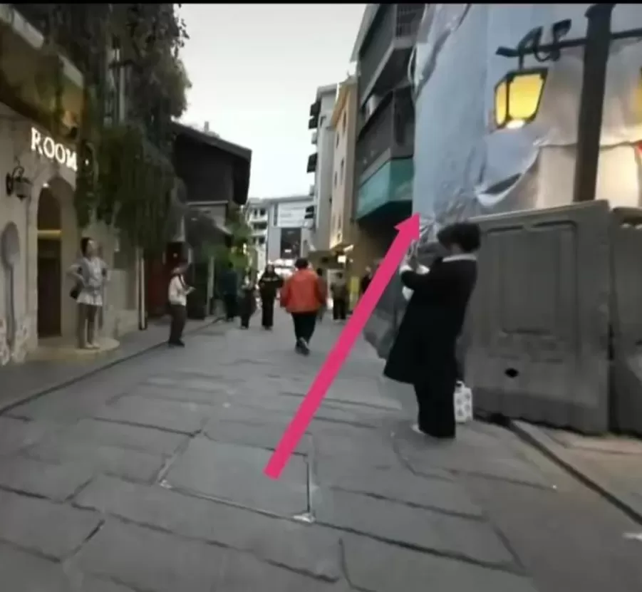 致两人遇难！网红街区墙体垮塌店铺装修猛烈，曾引发投诉-第2张图片-