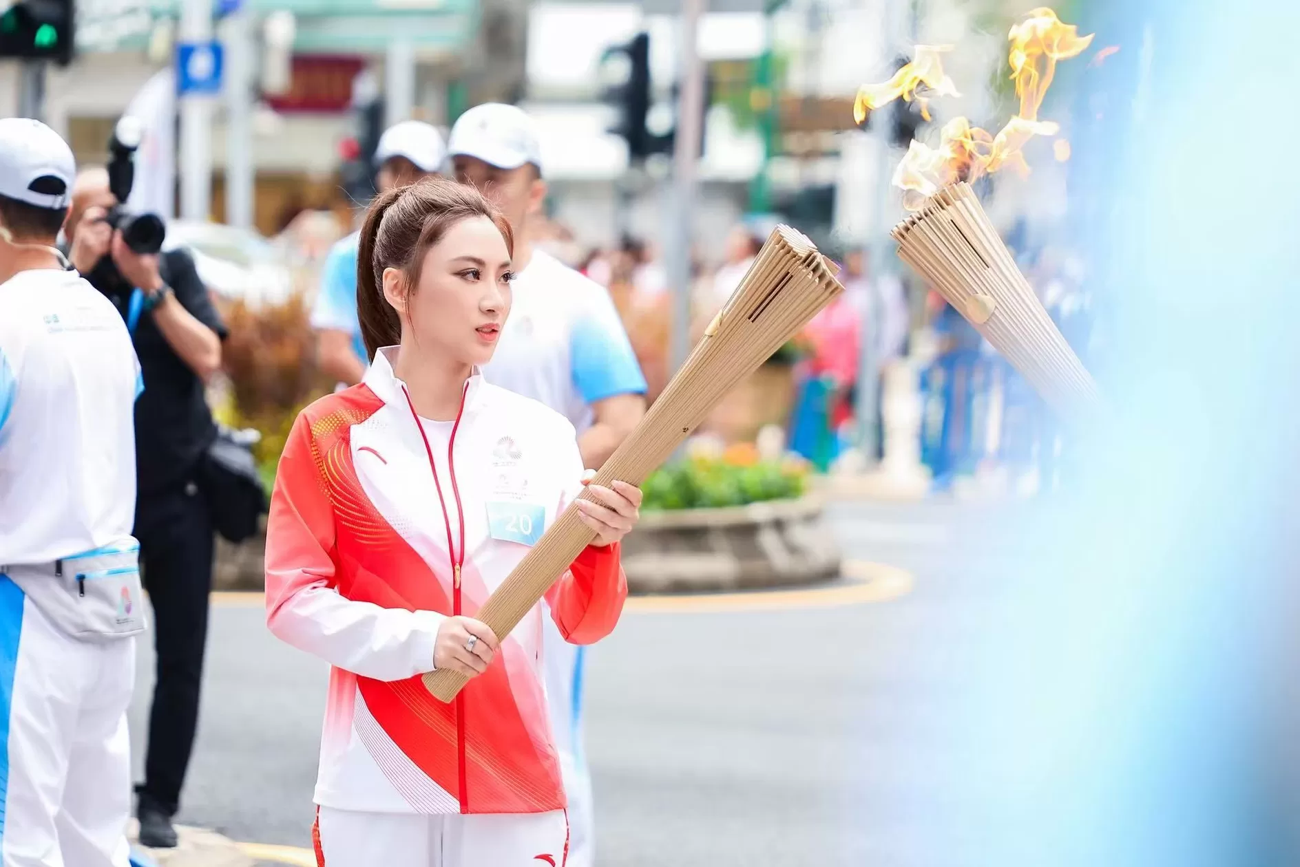 火炬手陈丹娜澳门站火炬传递 立白以“洁净之力”护航十五运会-第1张图片-