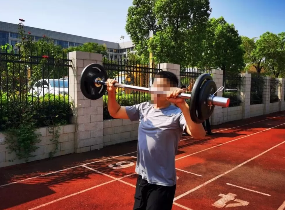 南航通报“员工参加3000米体测后猝死”：已成立专项工作组-第4张图片-