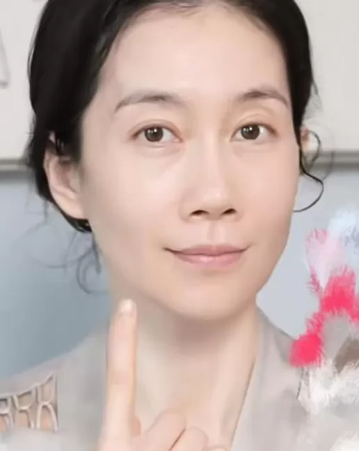 演员温峥嵘同时“现身”多个直播间，粉丝：一天举报18个-第2张图片-