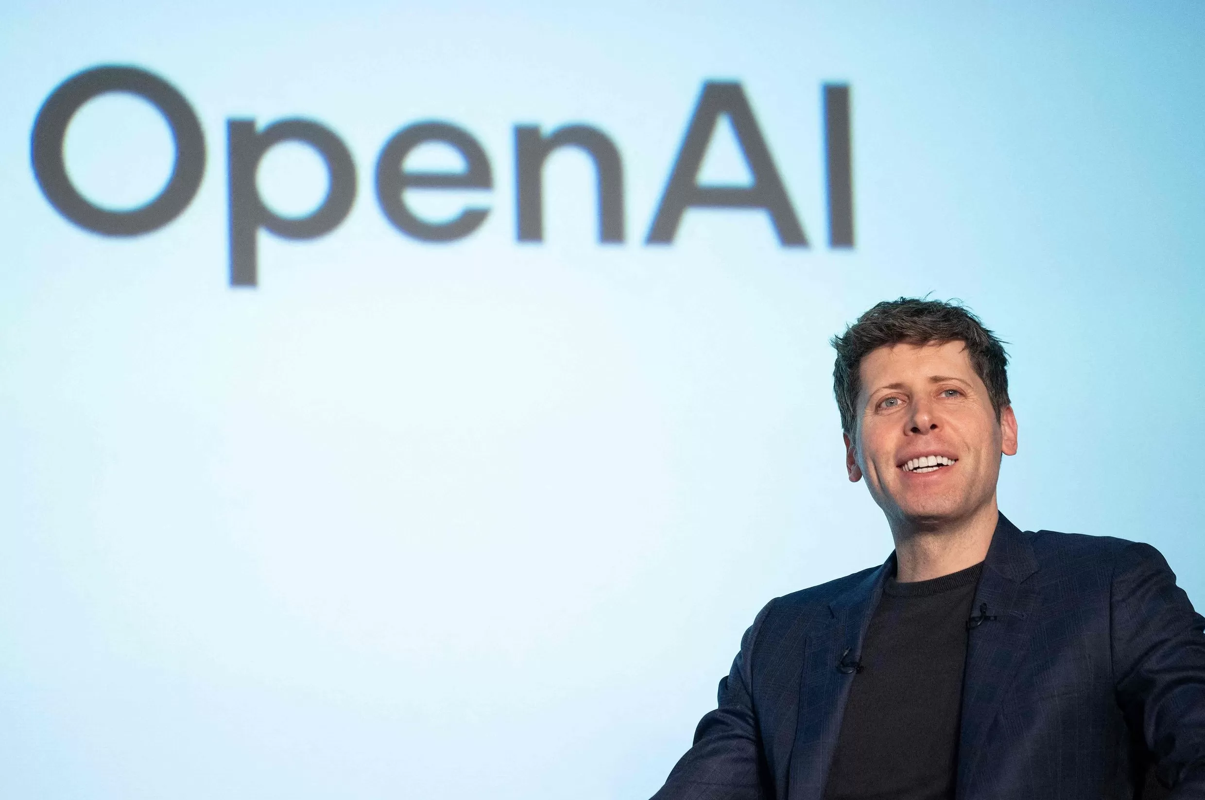 奥特曼否认OpenAI明年上市传闻，称公司年收入远超130亿美元-第1张图片-