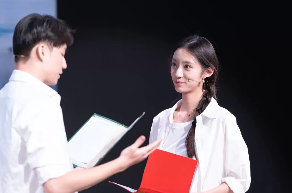 沪喀同心｜《大地上的喀什》以文学之声共谱沪喀情深-第6张图片-