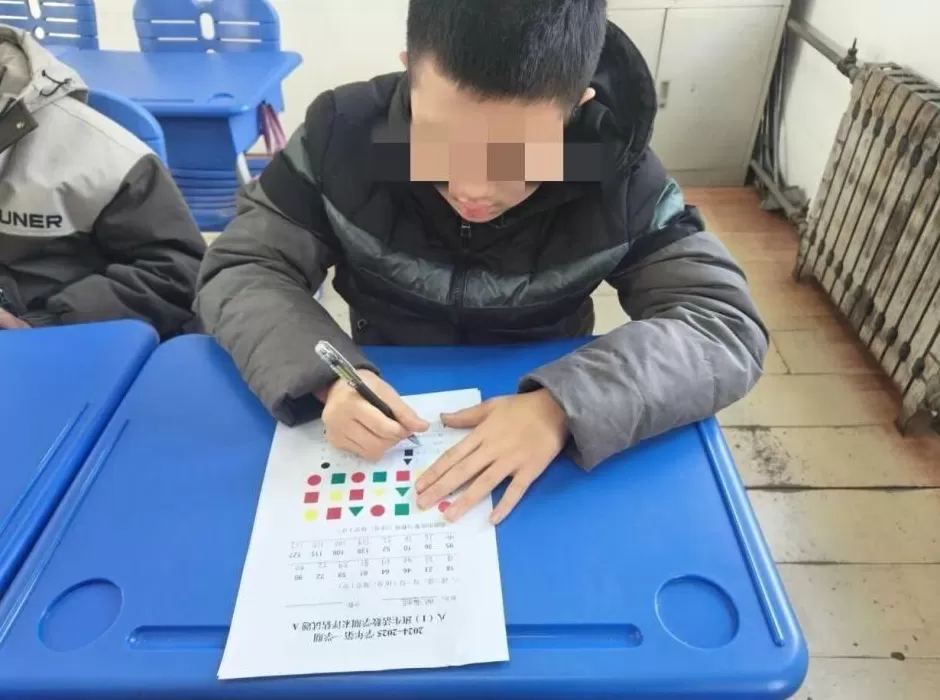 河南14岁自闭症少年坠楼，抢救20多天后遗憾离世，母亲：捐献器官和眼角膜-第4张图片-