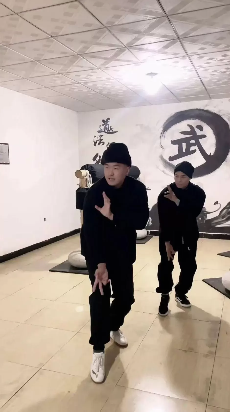 扇耳光大赛赵鸿刚输了，传统武术到底能不能打？-第3张图片-
