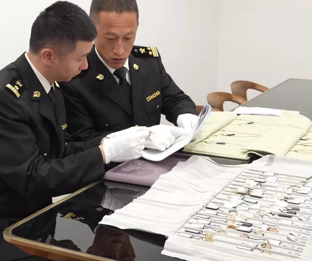 八届进博会4100多批进境展品总货值超80亿元-第2张图片-