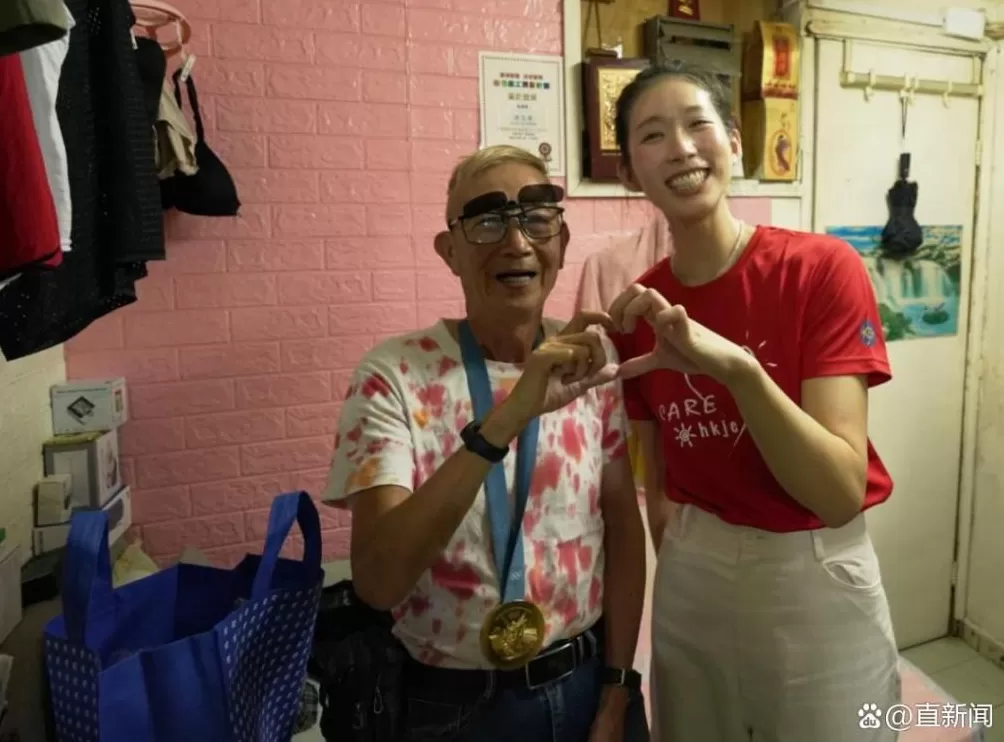 香港“微笑剑后”确认参选，为何这些大佬为她站台？-第2张图片-