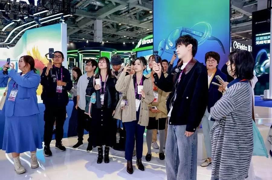 “新机遇新融合新未来——网络名人走进第八届进博会”网络大V沙龙活动举行-第2张图片-