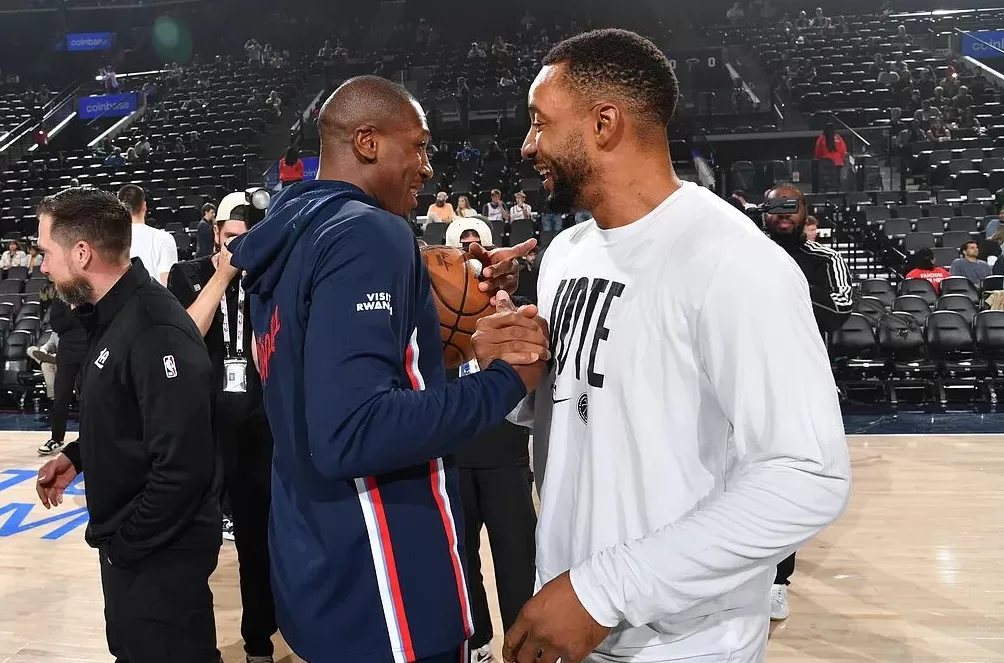 NBA战旧主之日：鲍威尔送快船主场首败，艾顿弑杀开拓者-第2张图片-