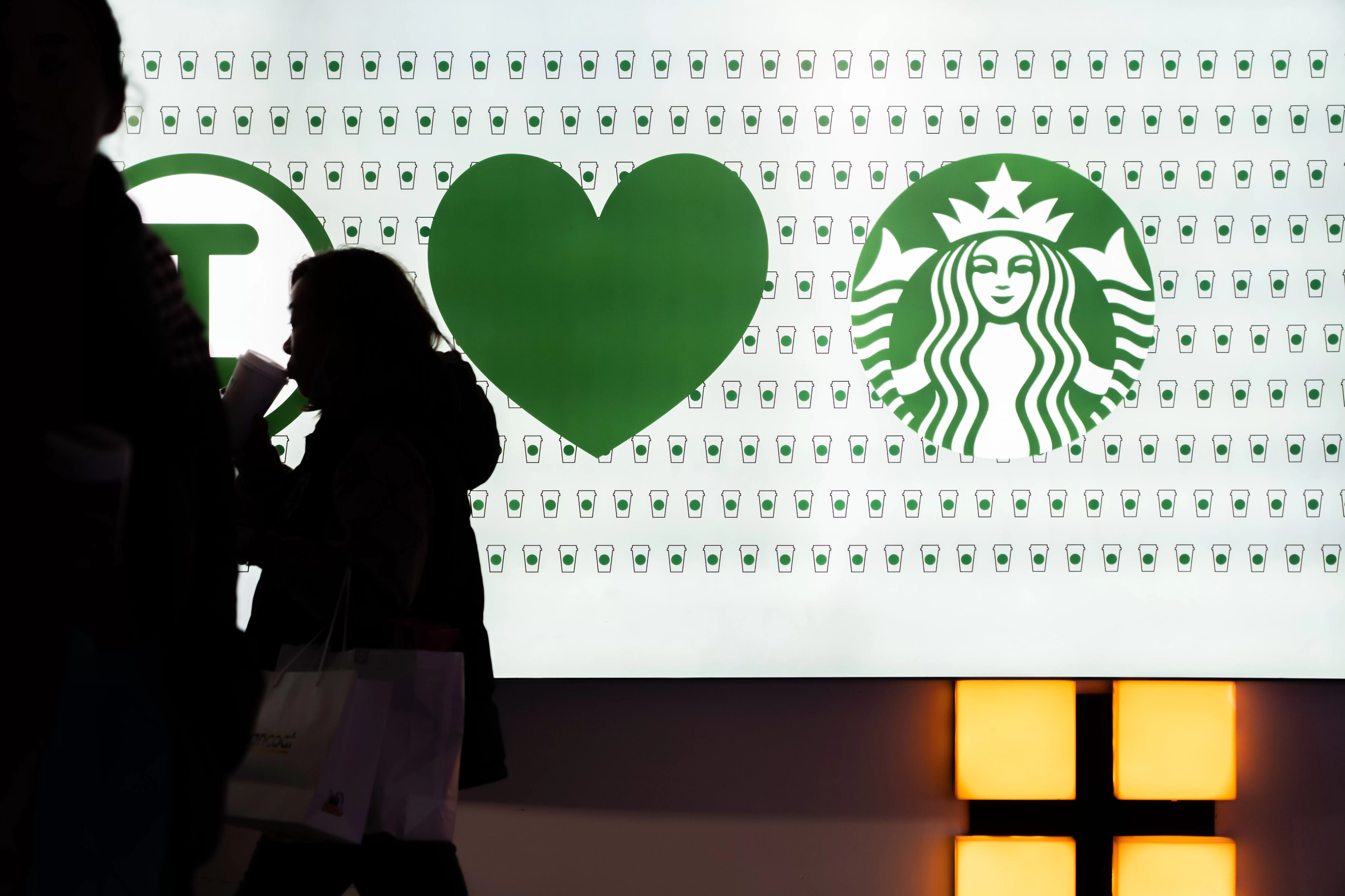 商业头条No.98 | 星巴克怎么办-第2张图片-