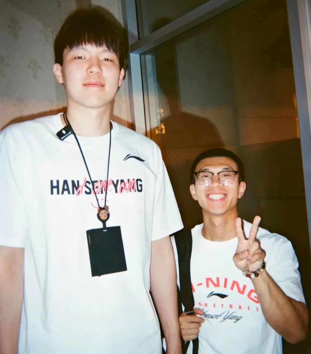 刘禹铖辟谣进入教练组：杨瀚森英语进步，他的努力不应被否定-第1张图片-