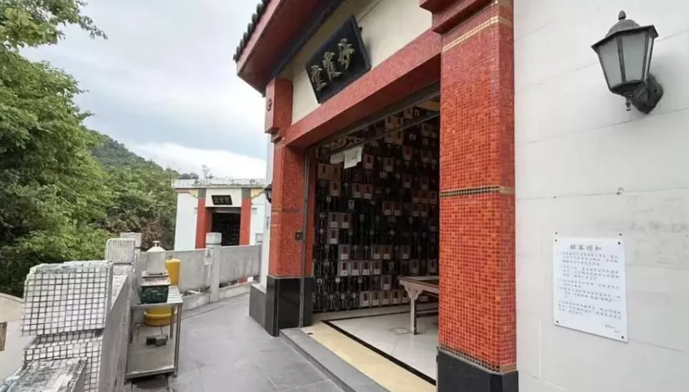 香港警务处回应“导演刘家良等多位名人骨灰被盗案”：由“O记”继续跟进-第1张图片-