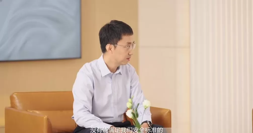 “金牌客服”李小龙：华为历史上充电宝从来没有召回过-第4张图片-