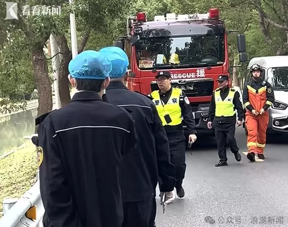 上海一河道内竟漂浮着两条腿？路人惊慌失措…民警、消防紧急出动-第2张图片-