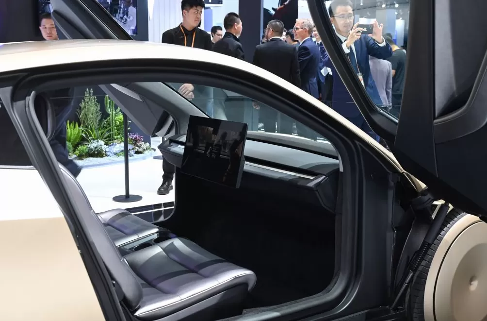 进博直击｜ 首发首秀闪耀全场：解码未来趋势，锁定创新风向-第4张图片-