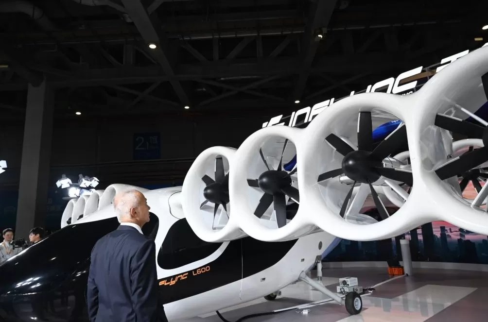 进博直击｜ 首发首秀闪耀全场：解码未来趋势，锁定创新风向-第7张图片-