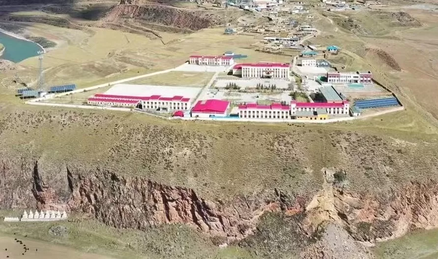 从“运煤御寒”到“追光供暖”，青海玉树一高原小学有了“温暖教室”-第2张图片-