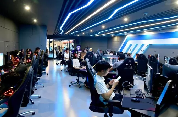 朝鲜网吧开业人满为患,都能玩什么游戏?打使命召唤?-第3张图片- 朝鲜网吧开业人满为患,都能玩什么游戏?打使命召唤?-第3张图片-