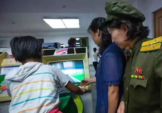 朝鲜网吧开业人满为患,都能玩什么游戏?打使命召唤?-第33张图片- 朝鲜网吧开业人满为患,都能玩什么游戏?打使命召唤?-第33张图片-