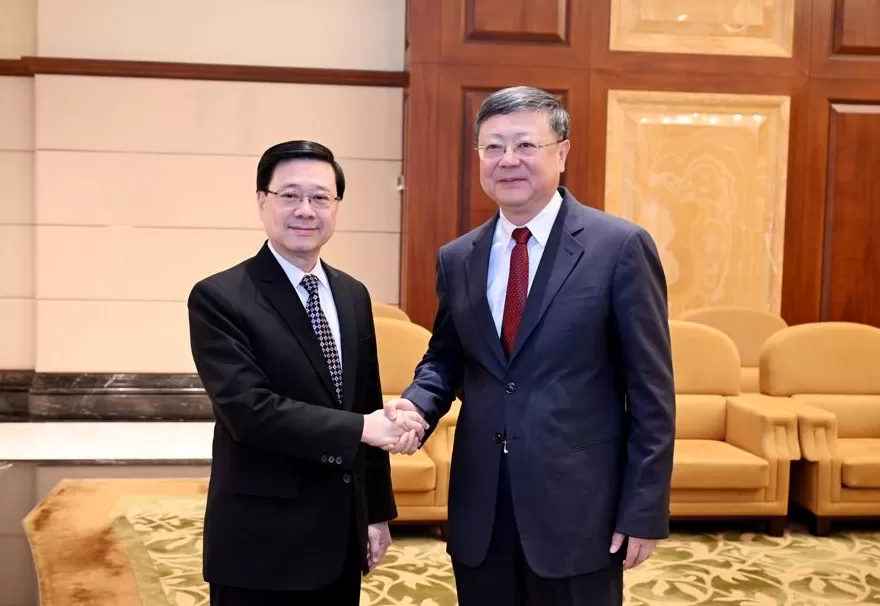 陈吉宁龚正会见香港特区行政长官李家超-第2张图片-