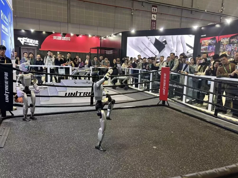 何为进博｜从机器人到“空中专车”，科技成果向“新”见未来-第3张图片-