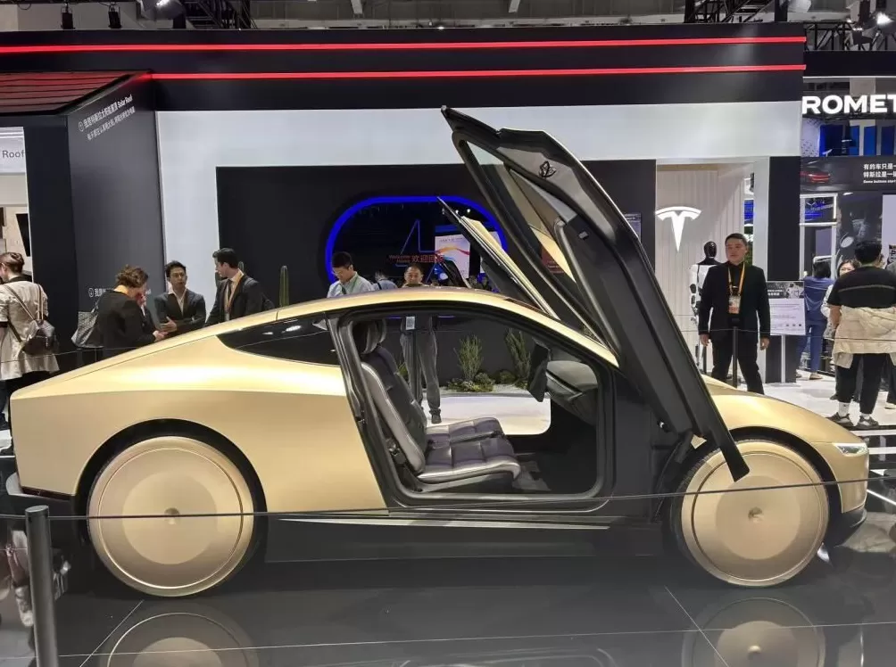 何为进博｜从机器人到“空中专车”，科技成果向“新”见未来-第4张图片-