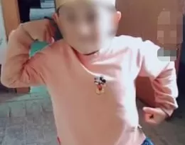 山西10岁男童被生母继父虐死案二审今日开庭，两人曾直播假装寻子-第4张图片-