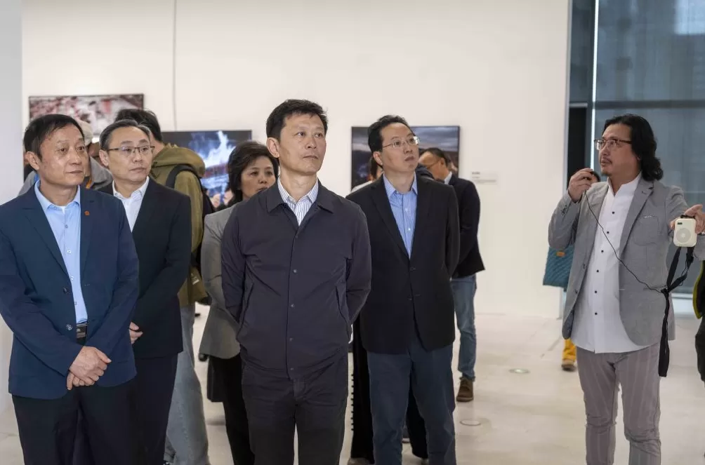 走进商圈，2025第十五届上海市摄影艺术展览开幕-第2张图片-