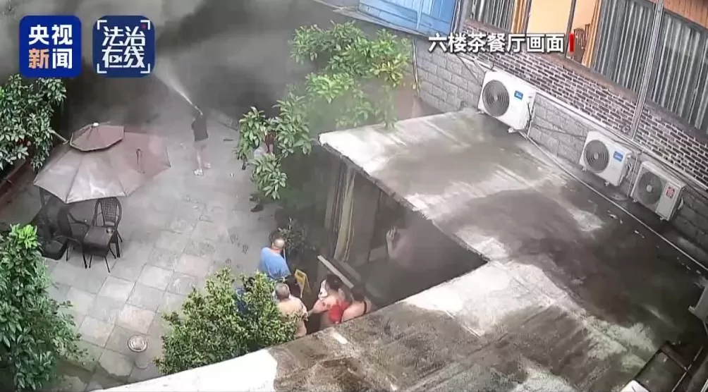 央视披露四川自贡九鼎大楼重大火灾致16人遇难、39人受伤事故-第10张图片-